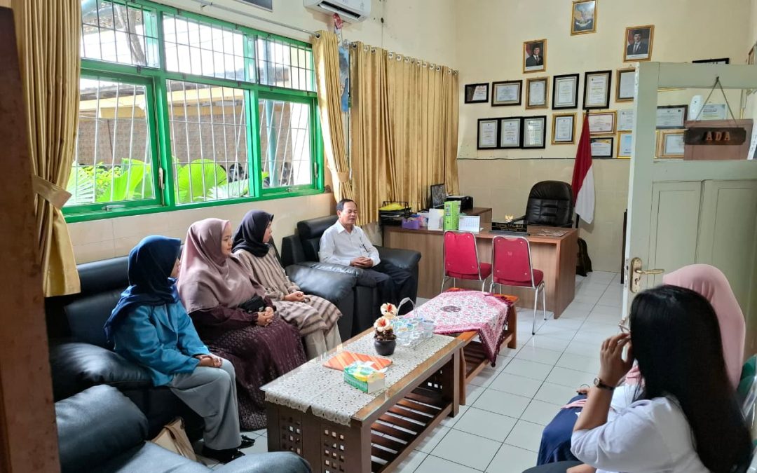 Dekatkan Dunia Kampus ke Sekolah, Prodi Akuntansi Universitas Alma Ata Inisiasi Program Sister School ke SMA 10 Yogyakarta