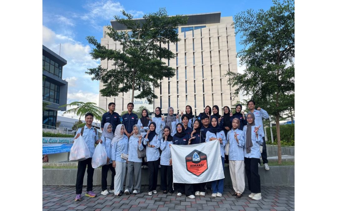 Semangat Berbagi di Bulan Ramadan, HIMPUNAN MAHASISWA AKUNTANSI (HIMAKSI) Gelar Aksi Berbagi Takjil untuk Masyarakat